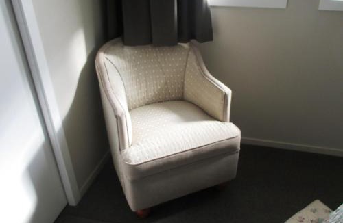 Piopio Hotel | FatOwl Motel, Bar & Eatery