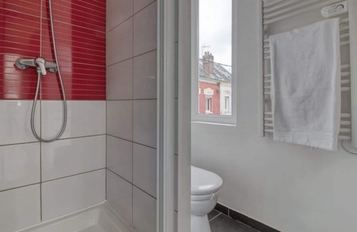 Saint-Quentin Apartment | Faubourg d'Isle 1 Cozy Studio near IUT station