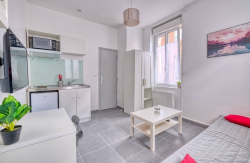 Saint-Quentin Apartment | 🌟Faubourg d'Isle 1🌟Studio🌟Cosy🌟 near station 🌟IUT🌟