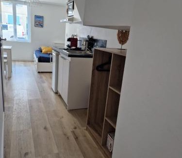 Orleans Apartment | Faubourg des voyageurs 5 - Studio climatisé 2 personnes - proche axe autoroute