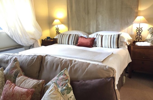 Gattonside Bed & Breakfast | Fauhope House