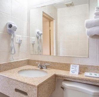 Sarnia Hotel | Faulds Motel