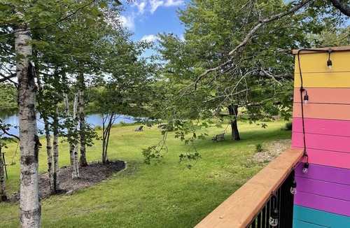Erbs Cove Apartment | Fauna studio on the lake - minutes from St Martins!