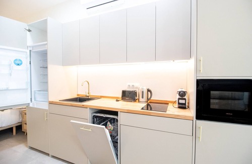 Patraix Apartment | Favara 1 by Concept Flats