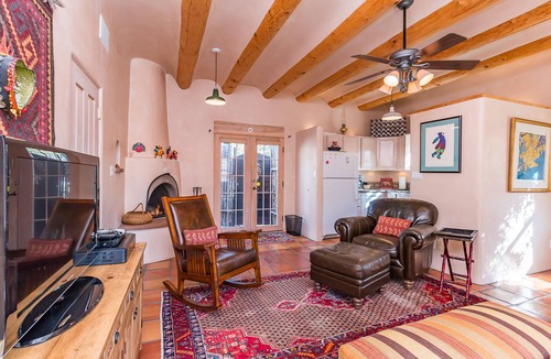 Downtown Santa Fe Cottage | Favorite Downtown Adorable Adobe ~ 10 min walk to Plaza