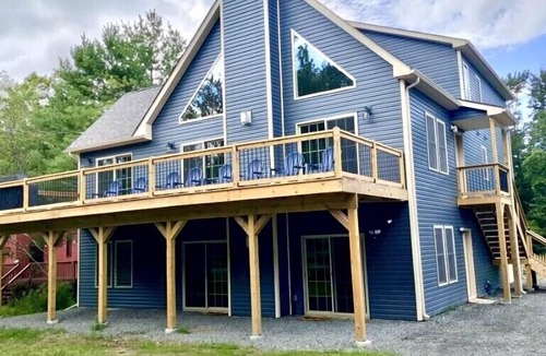 Lake Ariel Ski Chalet | Fawn Chalet