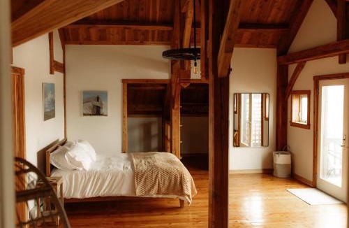 Alfred Station House | Fawn Crest -Timber Frame Retreat, Firepit, 20 acre