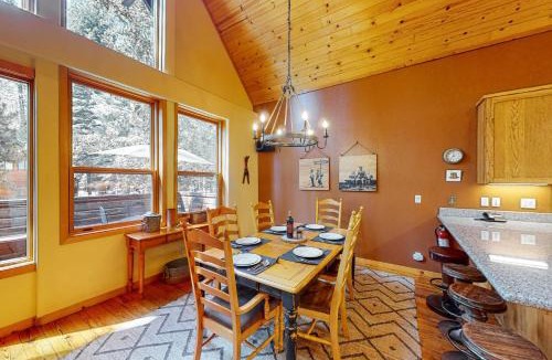 Donner Lake Woods House | Fawn Haven