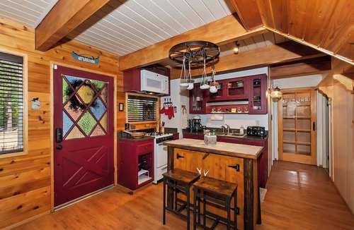 Fawnskin Cabin | Fawnskin Cabin Retreat Big Yard Firepit & Minutes to the Lake