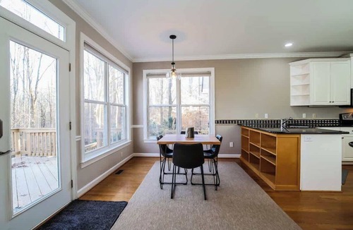 Bruce House | Faye Dr Mid-Term Rental for Pros