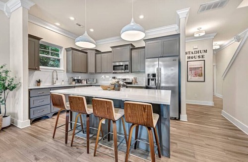 Fayetteville House | Fayetteville Home Luxury Living Walk to University of Arkansas