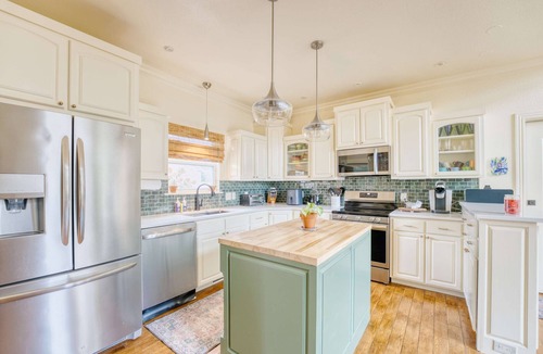 Fayetteville House | Fayetteville Retreat - 3BR & Loft Near U of A