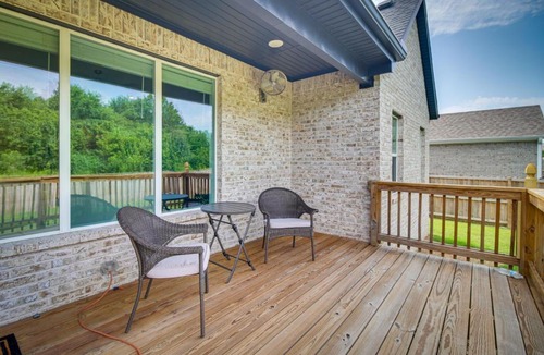Fayetteville House | Fayetteville Vacation Rental w/Deck & Shared Pool