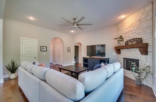 Fayetteville House | Fayetteville Vacation Rental w/Deck & Shared Pool