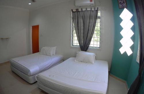 Kampung Sura Masjid House | FBS Guesthouse Dungun