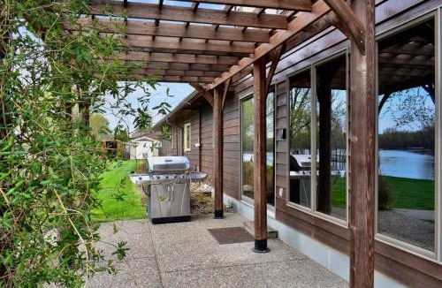 Fountain City House | FC River Retreat
