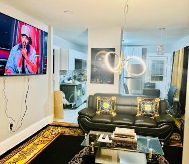 Springfield Apartment | fearlessrose vacation Rental 198