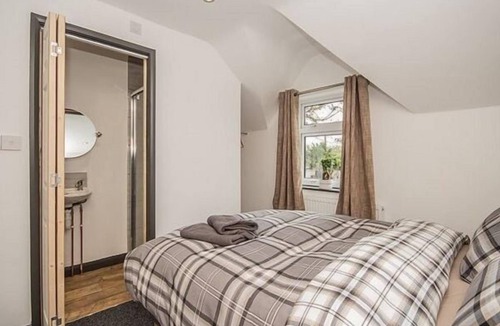 Tatenhill Bed & Breakfast | Feather Bed Cottage B&B