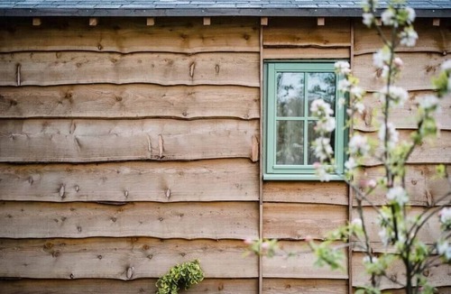 Beccles Ski Chalet | Feather Lodge, Toad Hall, Wangford