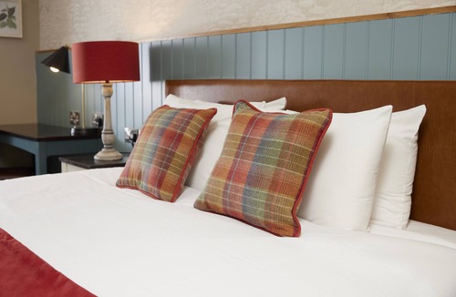 Wadesmill Hotel | Feathers Hotel by Chef and Brewer Collection