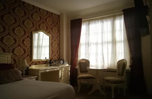 Aberaeron Hotel | Feathers Royal Hotel