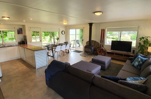 Smoko House | Feathertop Views and Barn