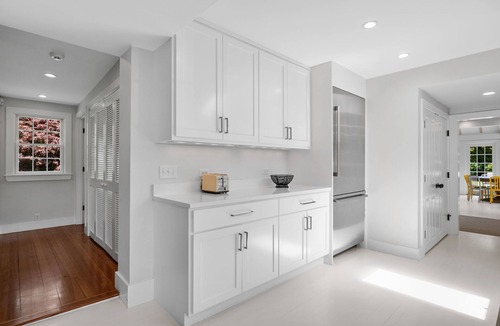 Orleans House | Featured in Boston Globe- fully renovated cape w/pool & modern barn pool house