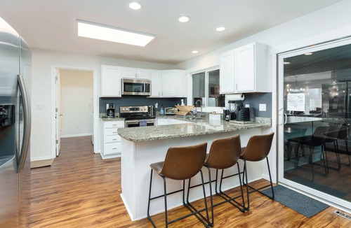 Bridgman House | Featured on TV! Epic Indoor Pool/Slide Sleeps 24