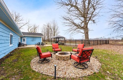 Bridgman House | Featured on TV! Epic Indoor Pool/Slide Sleeps 24