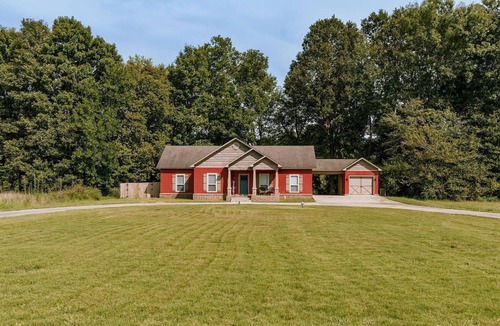 Pangburn House | February & March Specials! See Listing For Details!