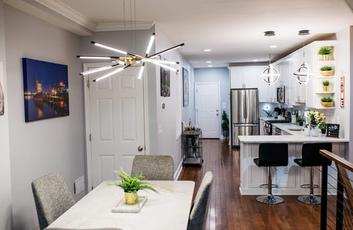 Federal Hill House | Federal Hill Luxury Loft w/Rooftop Deck & Parking!