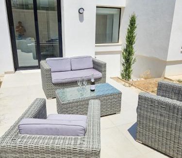 Mutxamel Villa | Fee4me Exclusive Villa with Pool and Parking