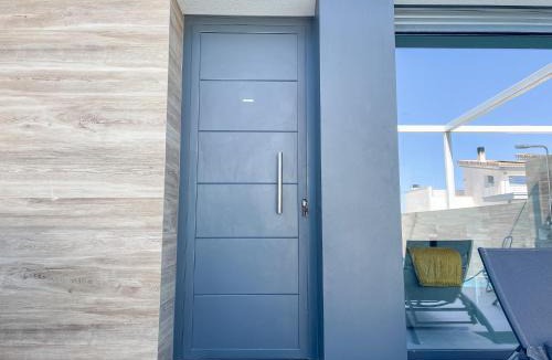 Rojales Ski Chalet | Fee4Me Villa with Pool on the Costa Blanca