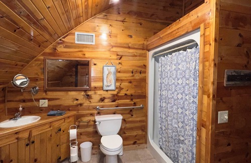 Viroqua Condo | Feed Mill Lodge