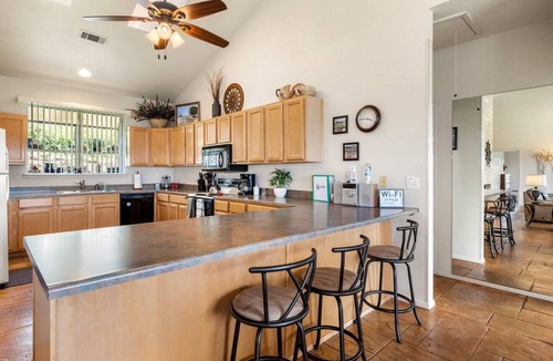 Briarcliff House | Feed the deer w/Lake Travis views & open Boat Ramp and parking