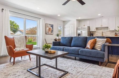 The Colony House | Feel at Home! New Renovated House By *Grandscapes*