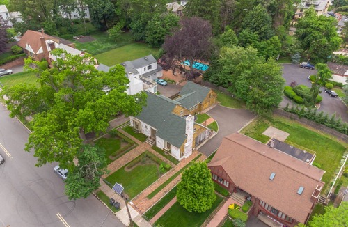 Elmwood Park House | Feel at Home