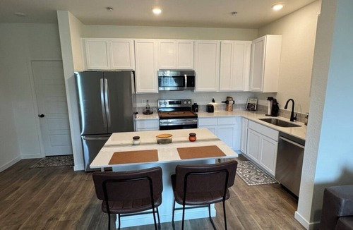 Johnstown House | Feel at Home - Walk to Downtown