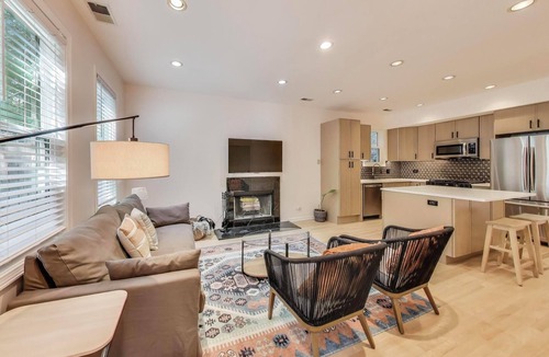 Noble Square Apartment | Feel at Home while Exploring Chicago!