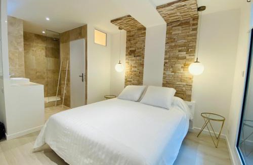 Quartier Administrations Apartment | Feel@Home Nemausus « Le 11 »