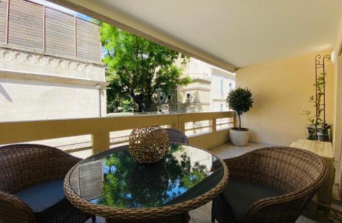 Quartier Administrations Apartment | Feel@Home Nemausus « Le 11 »