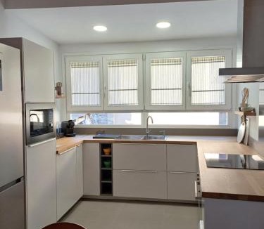 Vic Apartment | FeelhomeVIC. Ático con terraza en centro histórico