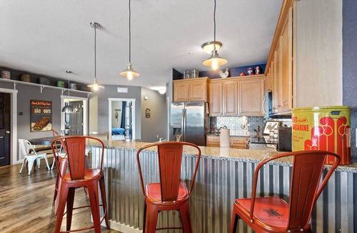 Osage Beach Condo | Feeling Nauti! Designer Lakefront 3BR/2BA at Luxe Lands End
