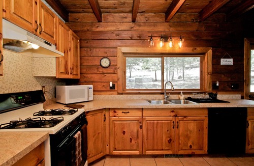 Florissant Cabin | Feels Like Home Cozy Cabin
