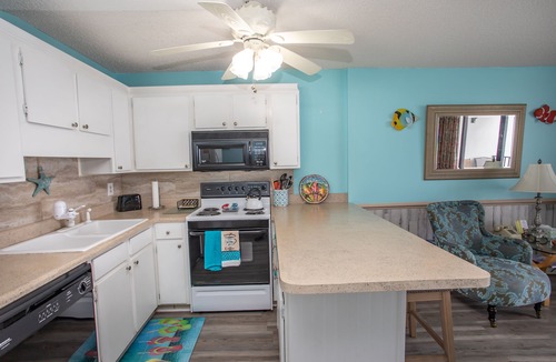 Garden City Condo | FEELS LIKE HOME IN THIS GORGEOUS 2 BEDROOM OCEANFRONT CONDO