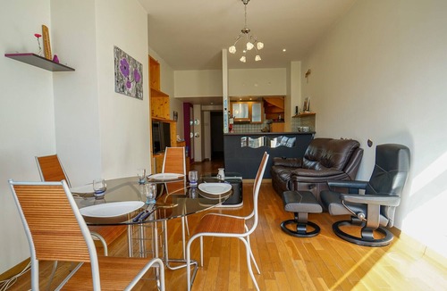 Duingt Condo | Feet in the water!