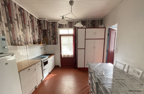 Becleguer House | Feet in the water