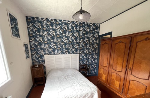 Becleguer House | Feet in the water