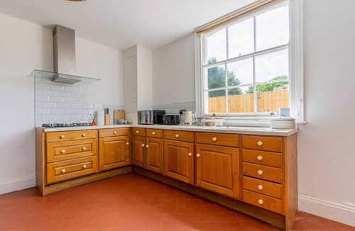 Leicester House | Felicity's House with Hot Tub!