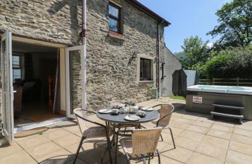 Bethania House | Felin Gogoyan